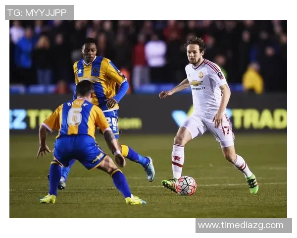 老足球明星重返赛场精彩瞬间回顾与经典对决集锦